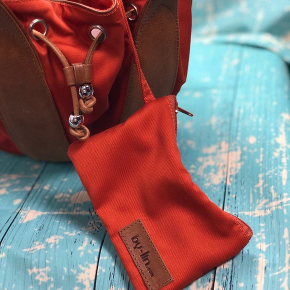 By-Lin Tulip Handbag - Picture 1 of 6